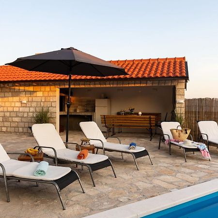 Villa Source With Private Pool Pridvorje 외부 사진