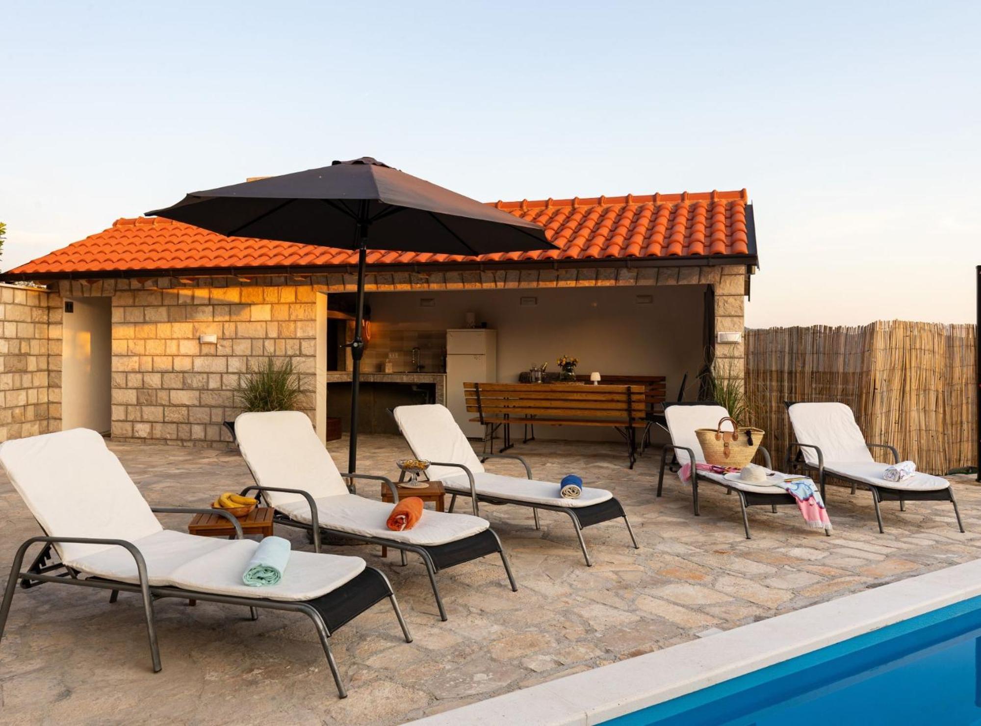 Villa Source With Private Pool Pridvorje 외부 사진